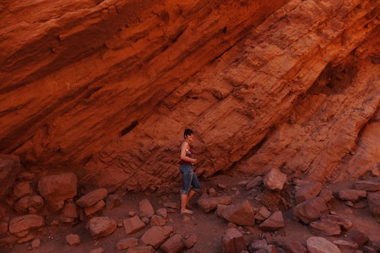...das wir uns nicht entgehen lassen wollten, denn die Berge erscheinen im stahlenden Rot!