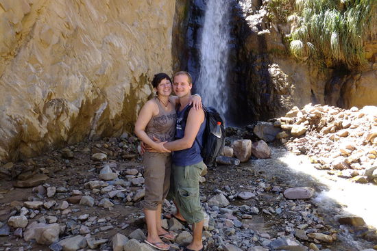 eine Stunde ausserhalb des Dorfes gab es am Ende eines Canyons einen Wasserfall...