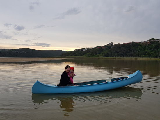 Chintsa wird durch einen Fluss in Ost und West geteilt - wo wir abwechselnd wunderschön Kanu fahren konnten