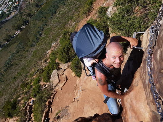 an einigen Stellen echt steil - aber längst nicht so gefährlich wie es aussieht ) ...