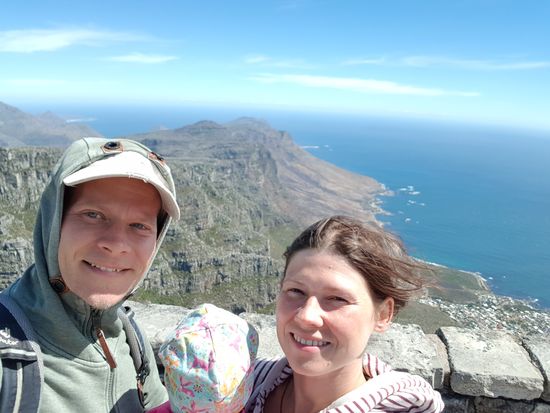 ... und in Richtung Kap-Halbinsel.
Oben war's super windig und echt frisch !