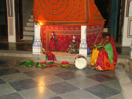 Babla, die Marionettenpuppen-macherin