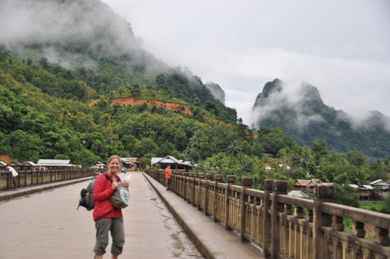 Brücke in Nong Khiao. Wurde von den Chinesen gebaut und mit Holz wurden sie bezahlt.