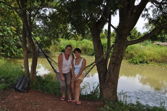 Besuch bei der Cousine Dukduk von meinem Begleiter Thai.