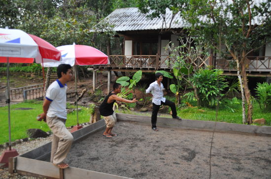 Mahouts beim Boulen.