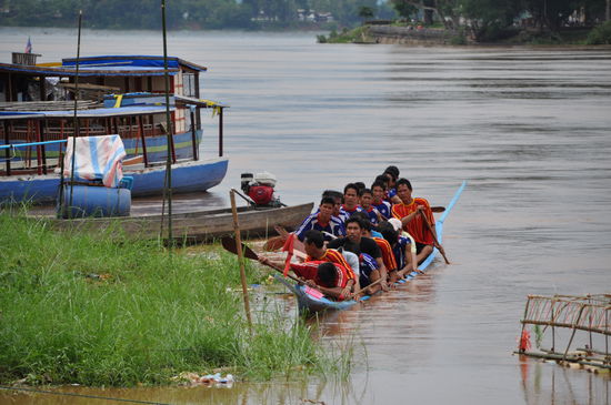 Training für das Bootsrennen, das in drei Tagen stattfindet.
