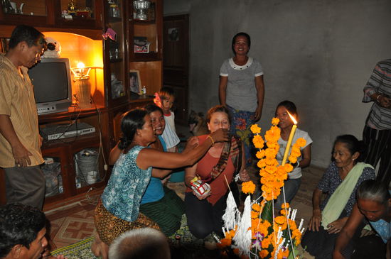 mit Lao Lao (Reisschnaps, höllisch!)