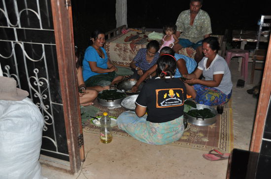 Draußen wurde der Nachtisch fertig gestellt.
