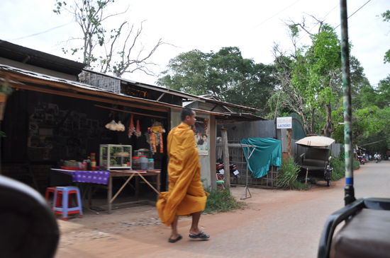 Auf dem Weg zu Angkor um den Sonnenuntergang auf einem Berg zu geniessen ...