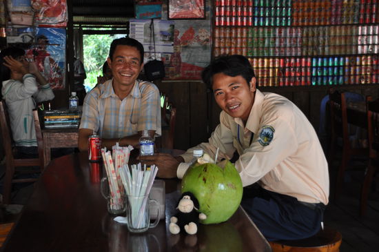 Links Boony (Tuk Tuk Driver), rechts Phallin (Guide), die Besten!