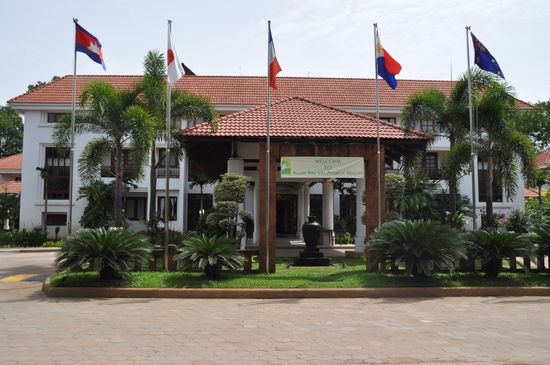 Da prallen Welten aufeinander, wenn man die ganzen Hotel-Paläste in Siem Reap sieht  und dann auf den lokalen Markt geht.