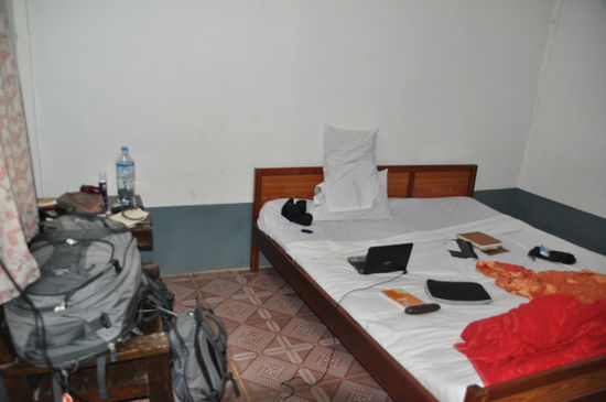 Mein Zimmer. Spartanisch eingerichtet aber alles da was man braucht. Halt ein kleiner Unterschied zu Day Inn in Siem Reap.