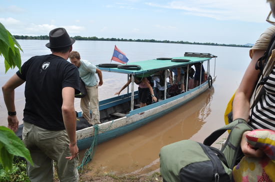 Hafen gibt es nicht wirklich, auch keinen Steg, nur einen Schlammhang 