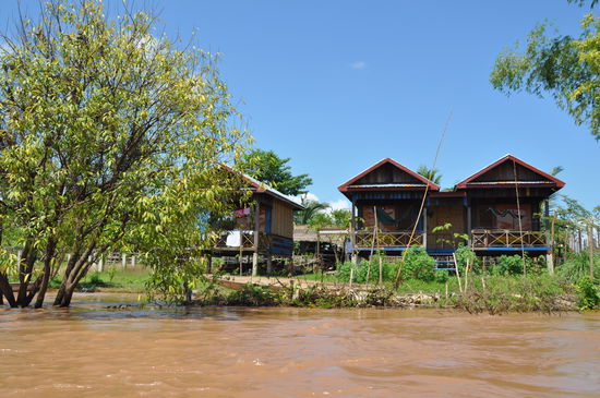 Insel Don Det, die kleine Schwesterinsel von Don Khone. Nach kurzem halt ging es weiter ...