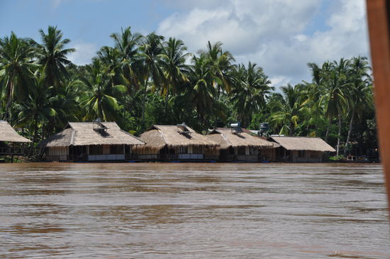 auf die Insel Don Khone.