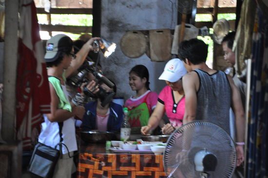 Kochen unter den Augen der Kamera