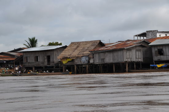 Auf dem Weg zum Festland und zu den großen Wasserfällen