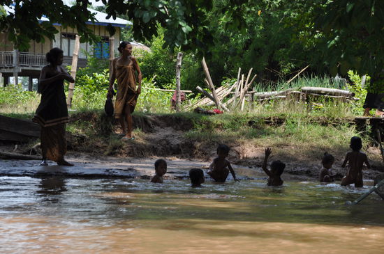 Flussleben: Kindertankstelle