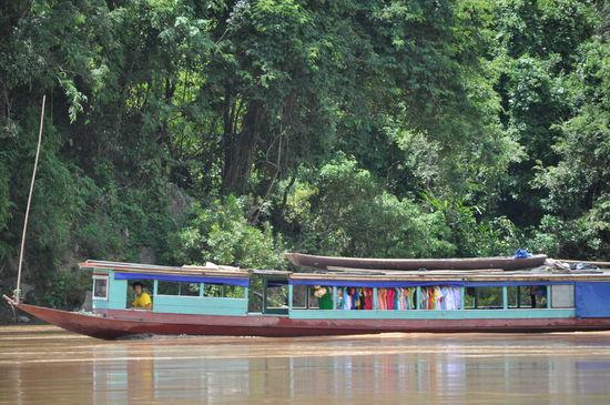 Kleider-Verkaufsschiff