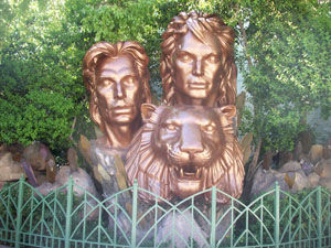 Ein Denkmal für Siegfried und Roy am Mirage