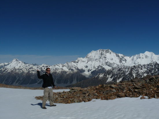 Schneeballschlacht vor Mt. Cook