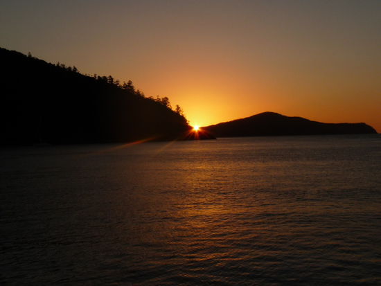Sonnenuntergang ueber den Inseln