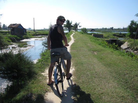 Mit dem Fahrrad Richtung Strand
