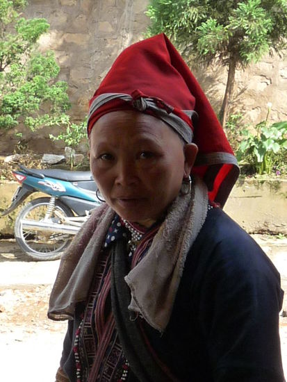 Eine Frau der Red Dzao