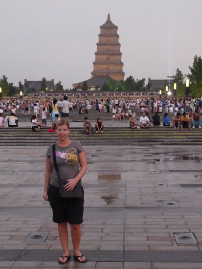 Claudia vor der Big Goose Pagoda