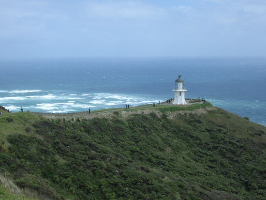 Cape Reinga. Hier treffen die Tasman Sea und der Pazifik aufeinander (siehe Wellen)