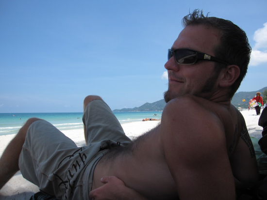 Matze geniesst das Nichtstun am Chaweng Beach...