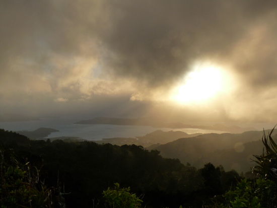 Stuermisches Wetter bei Coromandel Town