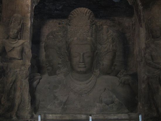 Dreiköpfige Shiva-Statue auf Elephanta Island