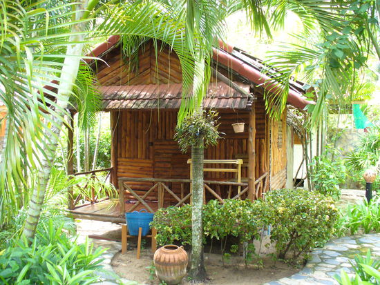 Bungalow mit Bad hinter der Huette (abisserl versteckt)