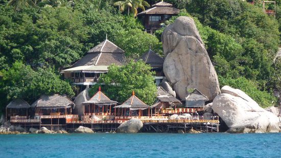 Nix fuer Sandbeachrumlieger (vgl m. Beckenrandschwimmer), eher was fuer Granitbeisser... obwohl es gibt auch sehr schone kleine Straende auf Tao