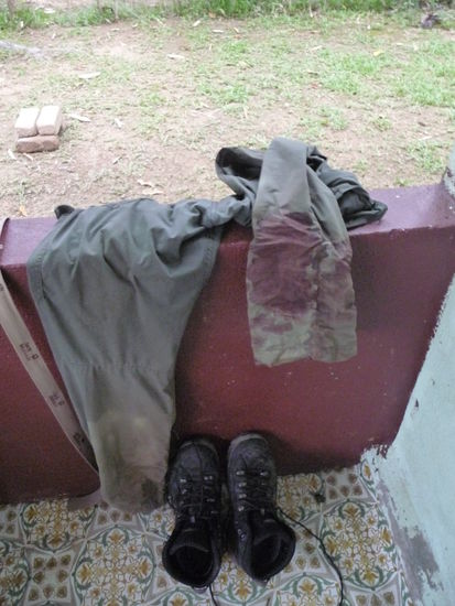 Von Blutegeln gezeichnete Hose.