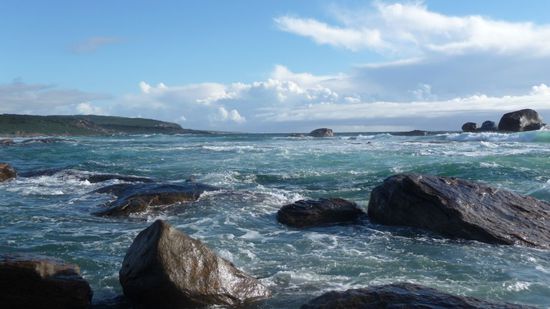 Kueste hier in der Naehe von Margaret River  (Indian Pacific). Ideales Gebiet fuer Wassersport