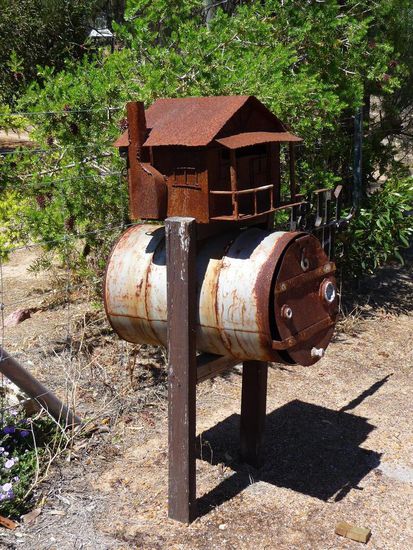 Briefkasten im 2 Haeuser-Dorf