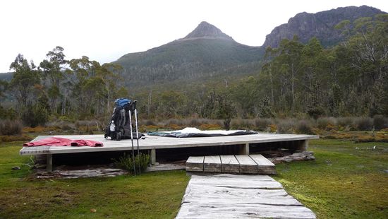 Zeltaufbau auf einer Holz-Plattform inkl Panorama Ausblick