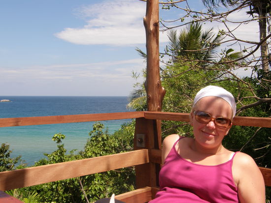 eine unscheinbare Straße führte zu einer Regaee Bar mit Blick auf die Shark Bay
