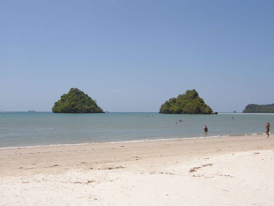 am Nopparathtara Beach