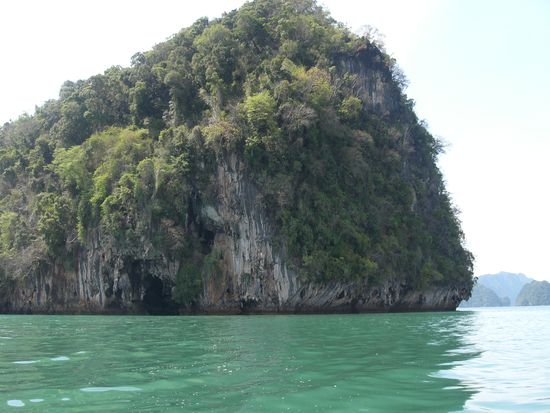 solche kleinen Berge gibt es zuhauf in der Andamanensee!