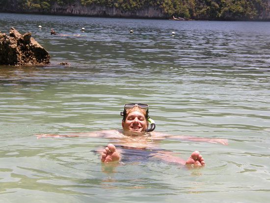 Schnorcheln macht Spaß - aber bitte nichts anfassen, abbrechen oder auf die Korallen stellen!