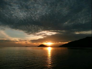 Sonnenaufgang vor Rinca