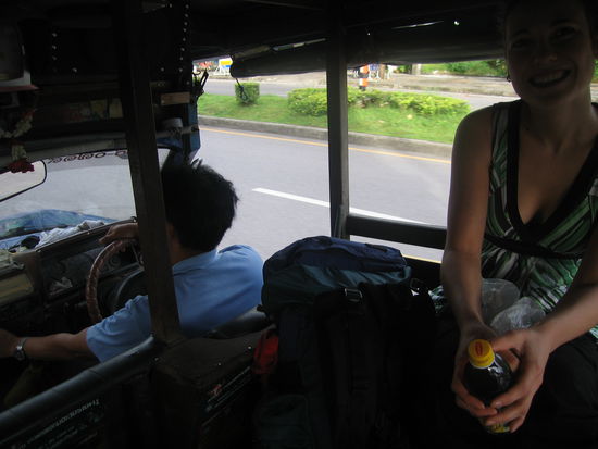 ..auf'm Weg zur Faehre nach Koh Phayam...mit'm Sammeltaxi...