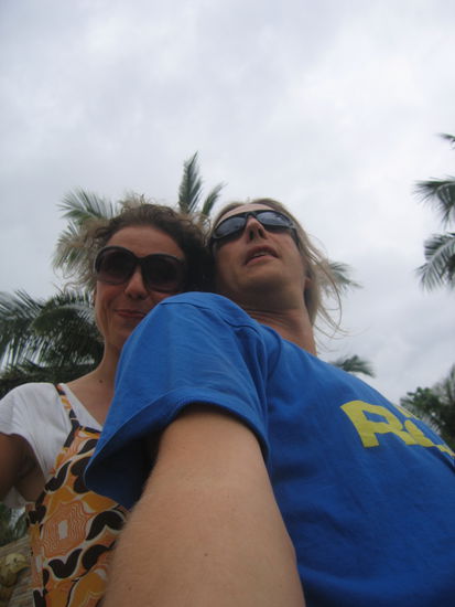 Gruss an ALLE - wir hoffen, es geht Euch gut !!!!