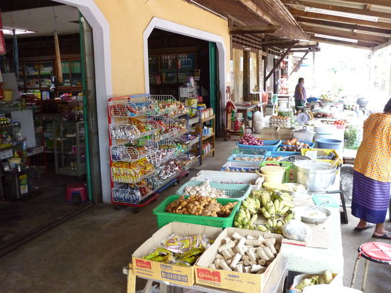 der lokale Supermarkt.