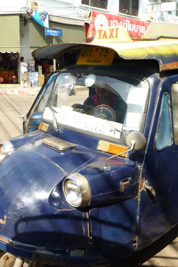 unser Taxi von aussen - Phitsanoluk