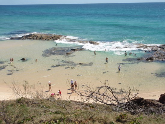 Blick auf die Champagne Pools. Vorne wo die Wellen ueber die Felsen brechen gab es den Champagner-Effekt.