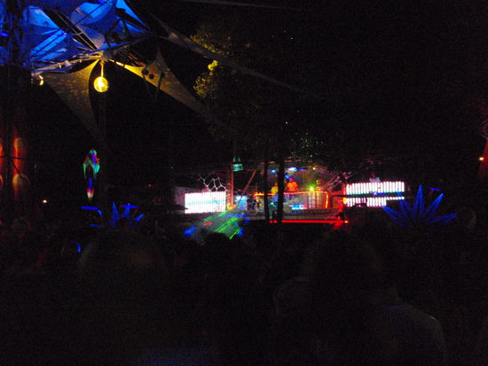 Das DJ Pult. Leider zu früh unbesetzt ;(